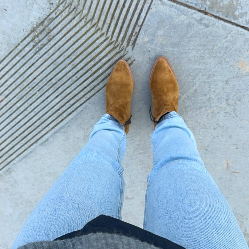 Suede ankle boot tan